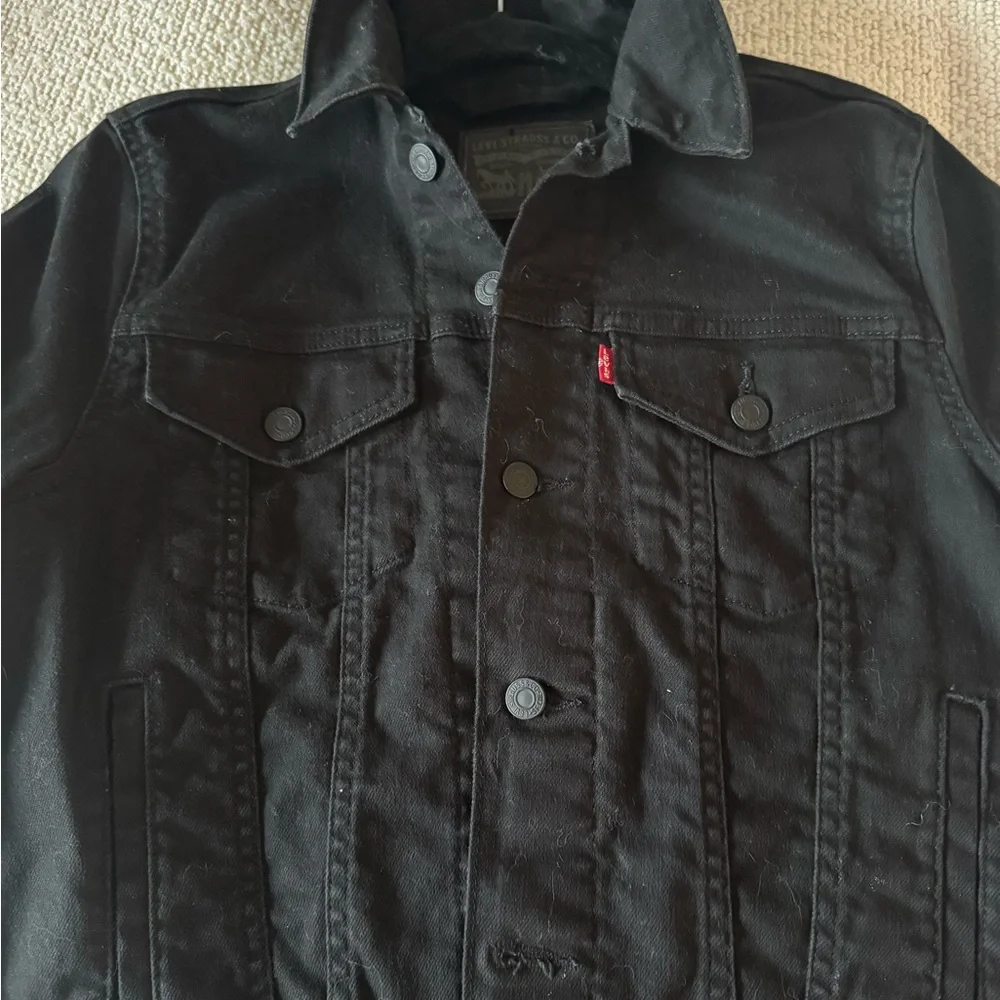 Black Levi’s Denim Jacket - Picture 3 of 5